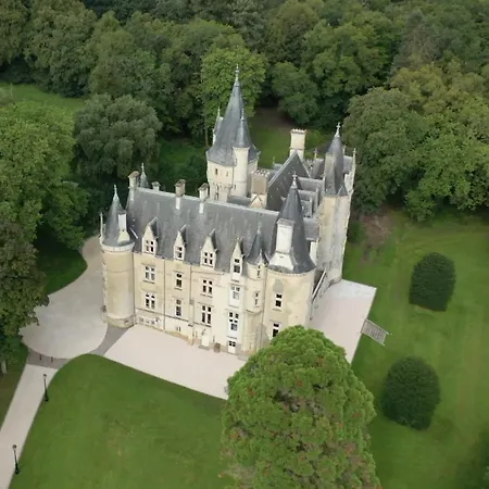 Chambres D'hotes De Grand Standing A 20mn Du Zoo De La Fleche Et 40mn Du Circuit Du Mans ベッド・アンド・ブレックファスト